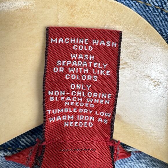 Sundance Womens Jean Jacket Medium Blue Denim Classic Minimal Western Trucker - Picture 14 of 15